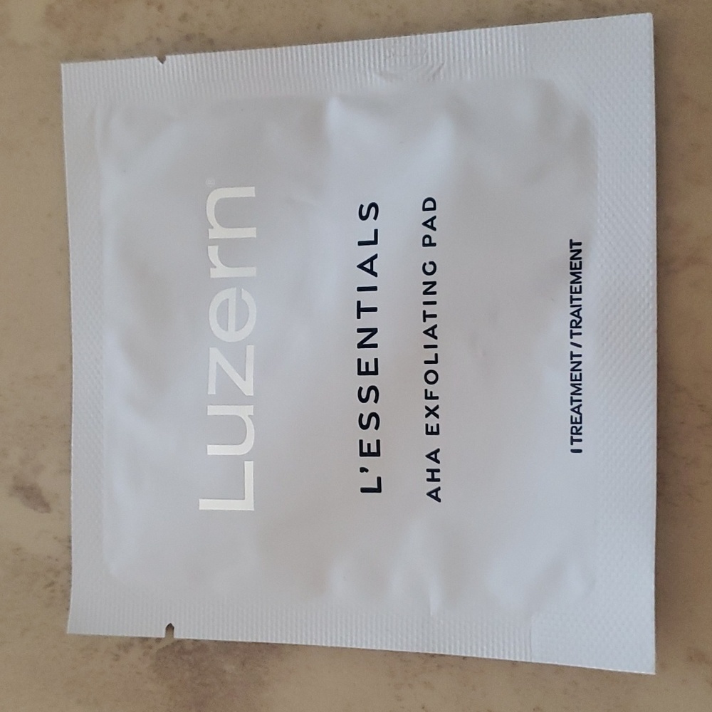 Luzern AHA Exfoliating Pad